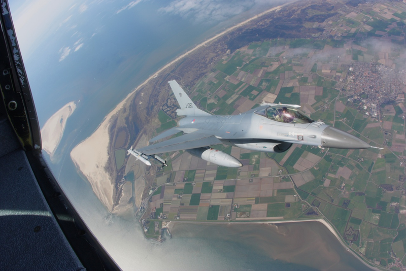 Illustration for article titled I Went Skydiving With An F-16